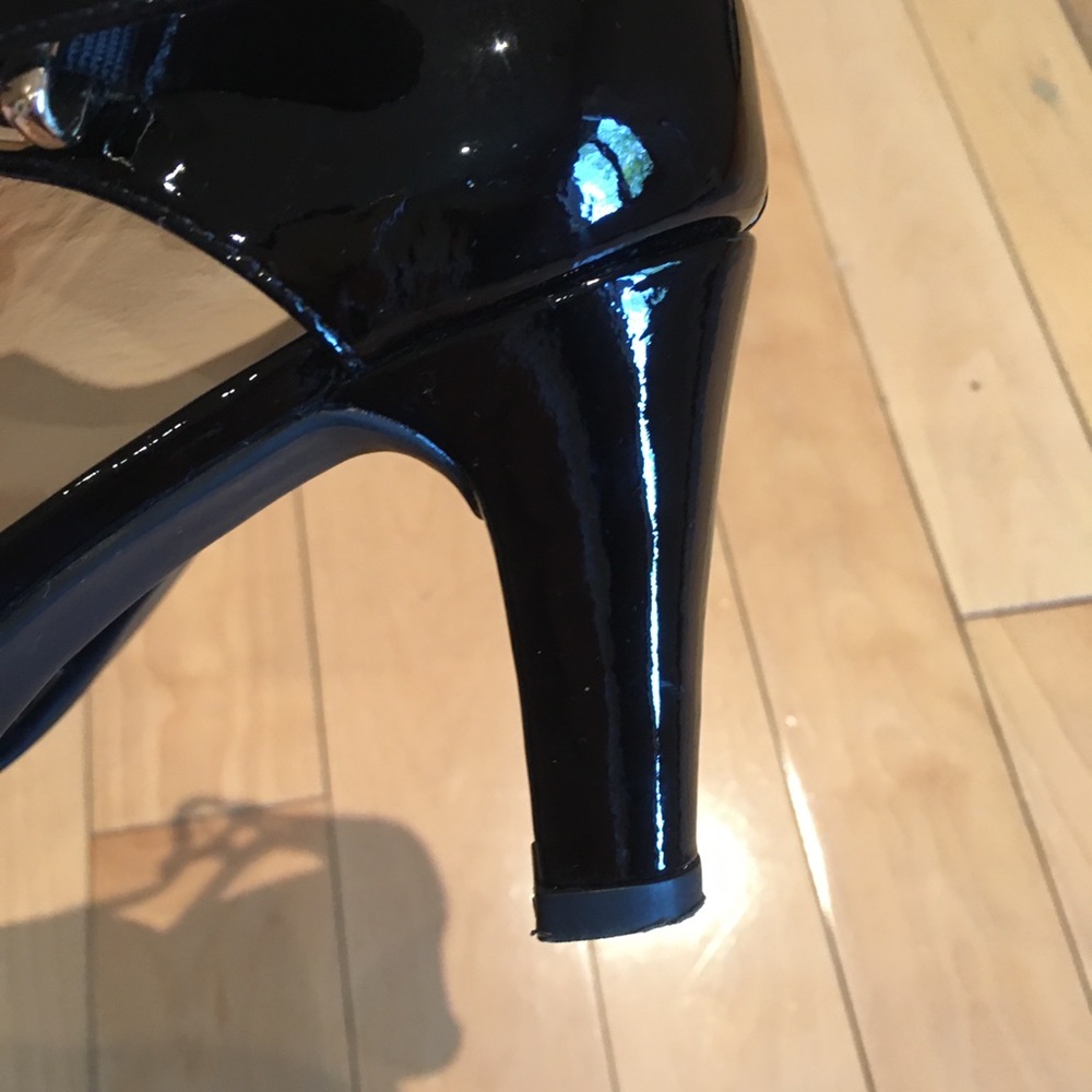 Patent leather ultra comfy heel - Picture 7 of 14